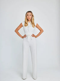 Adelise Sleek Jumpsuit – Zwart, Mouwloos & Flared Elegantie